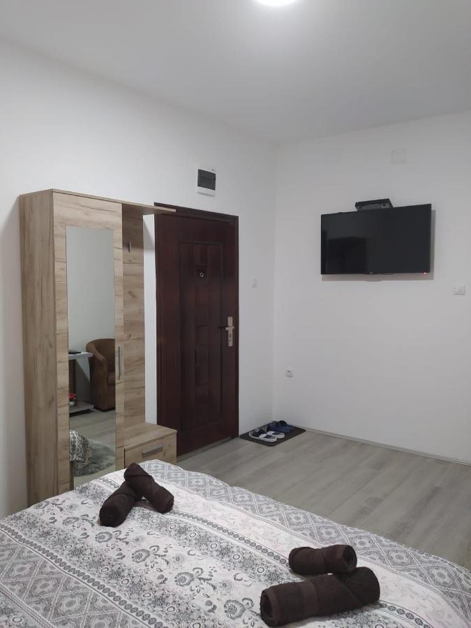 Lotus House Apartamento Zrenjanin Exterior foto