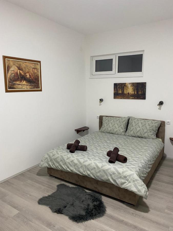 Lotus House Apartamento Zrenjanin Exterior foto