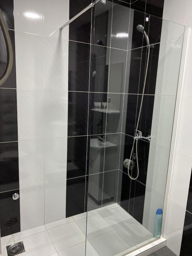 Lotus House Apartamento Zrenjanin Exterior foto