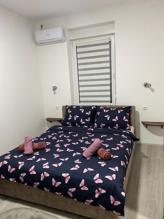 Lotus House Apartamento Zrenjanin Exterior foto