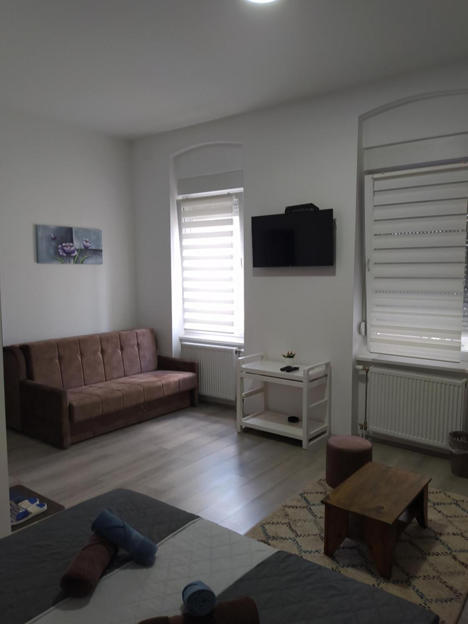 Lotus House Apartamento Zrenjanin Exterior foto