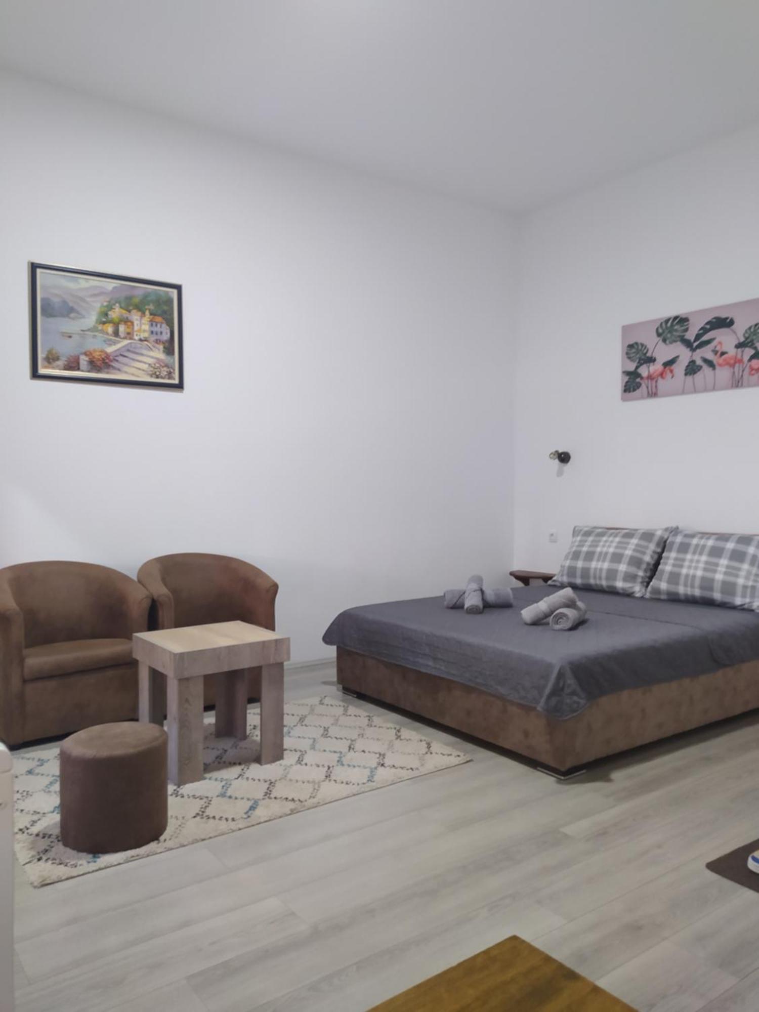 Lotus House Apartamento Zrenjanin Exterior foto