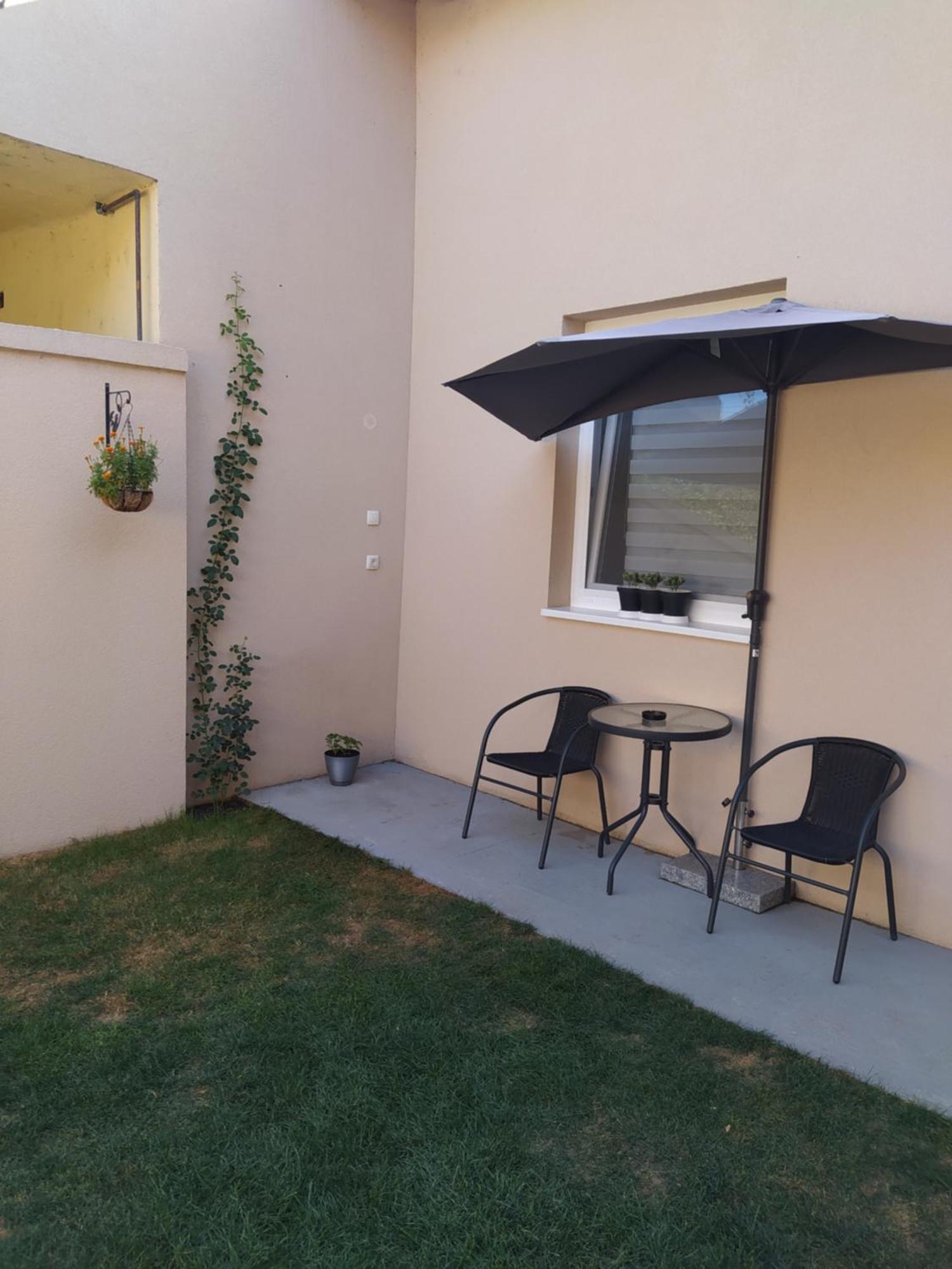Lotus House Apartamento Zrenjanin Exterior foto